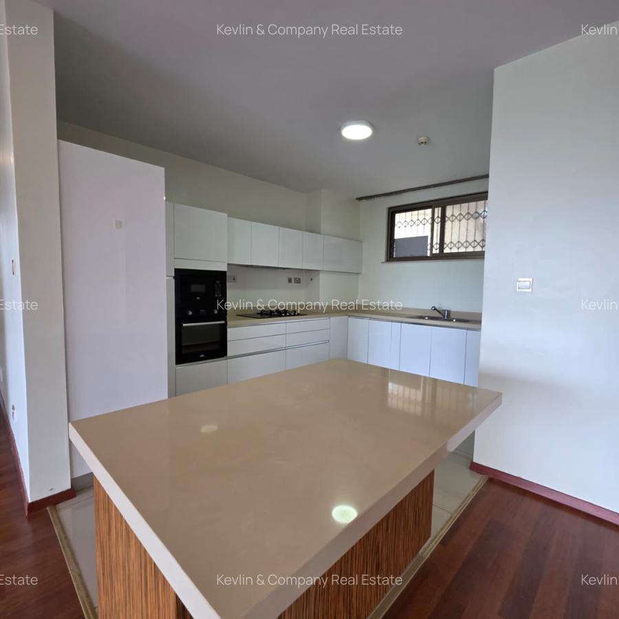 3 Bed Apartment with En Suite in Parklands - 6