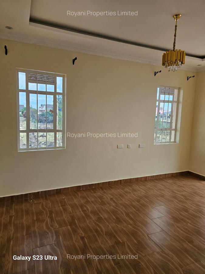 4 Bed House with En Suite in Kamakis - 3