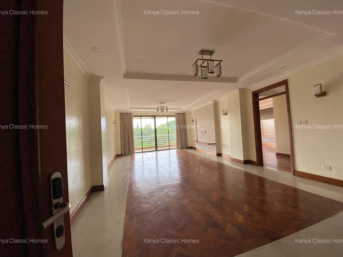 3 Bed Apartment with En Suite at Riverside - 9