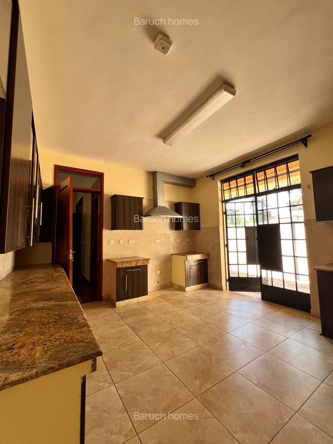 4 Bed House with En Suite in Runda - 14