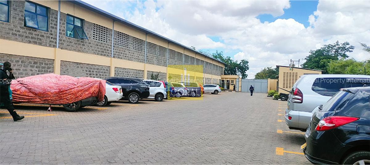 Warehouse with Parking in Industrial Area - 19