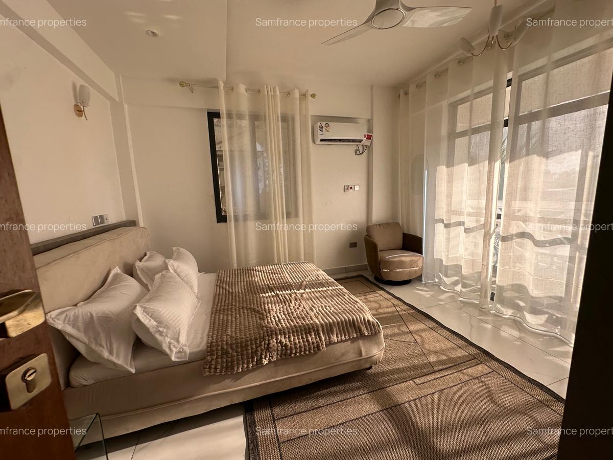 Serviced 1 Bed Apartment with En Suite at Baobab Road - 5