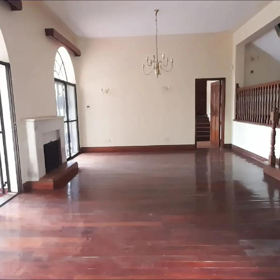 5 Bed Townhouse with En Suite at Nyari - 2