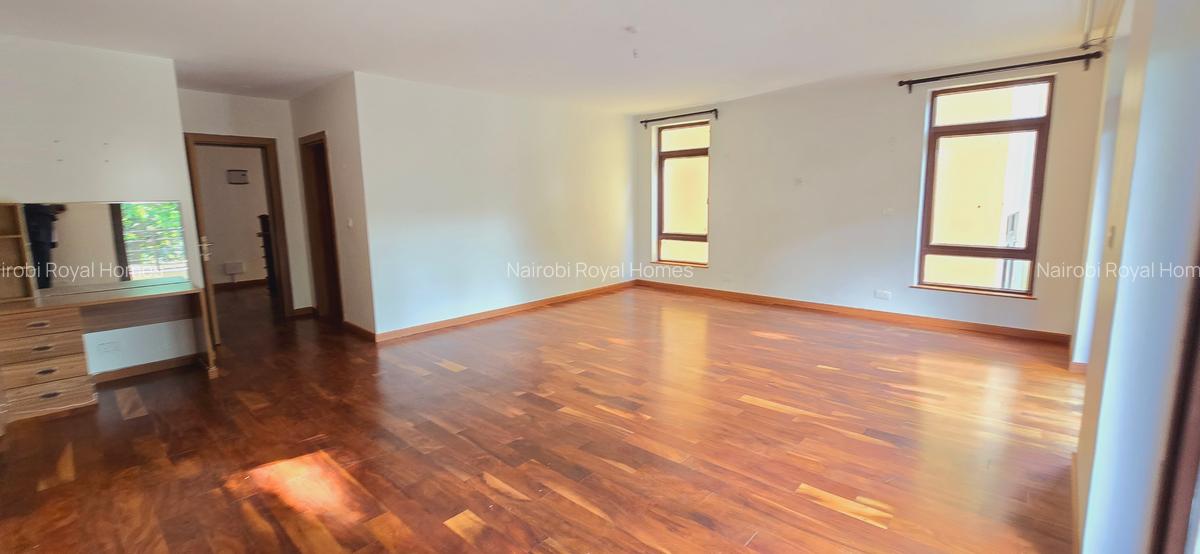 5 Bed Townhouse with En Suite at Lavington Green - 8