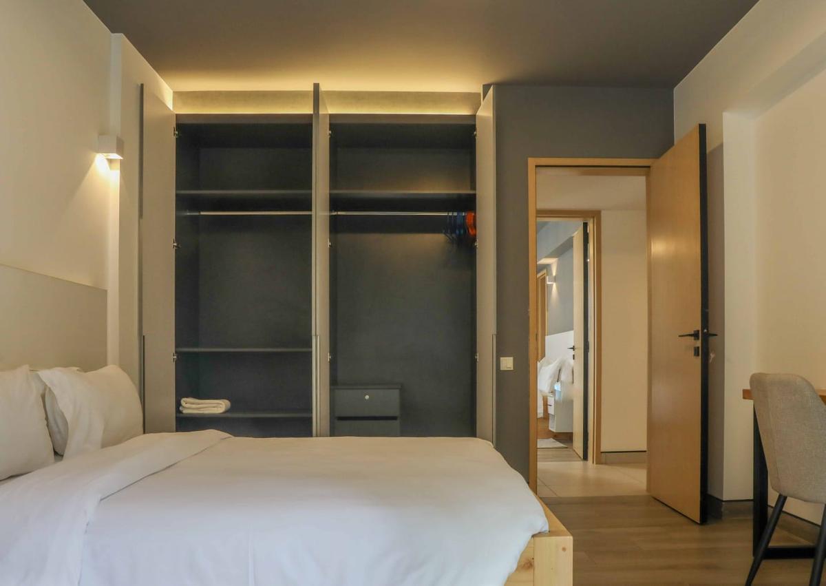 3 Bed Apartment with En Suite at 23 - 10