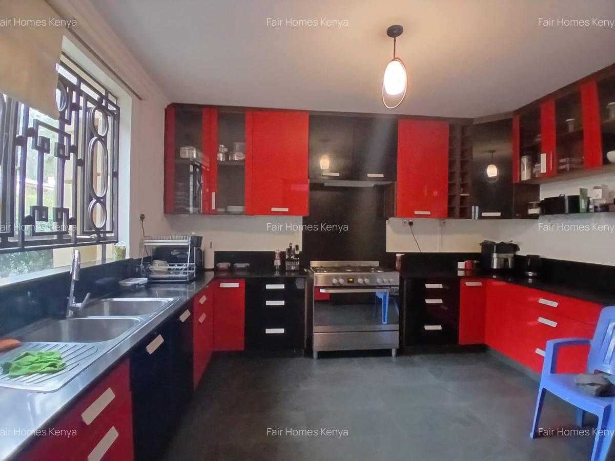 5 Bed Townhouse with En Suite at Lavington Mall - 5
