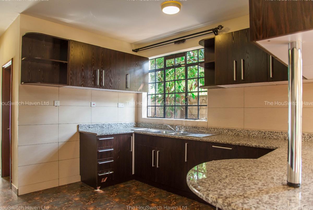 4 Bed Townhouse with En Suite at Chalbi Road - 7