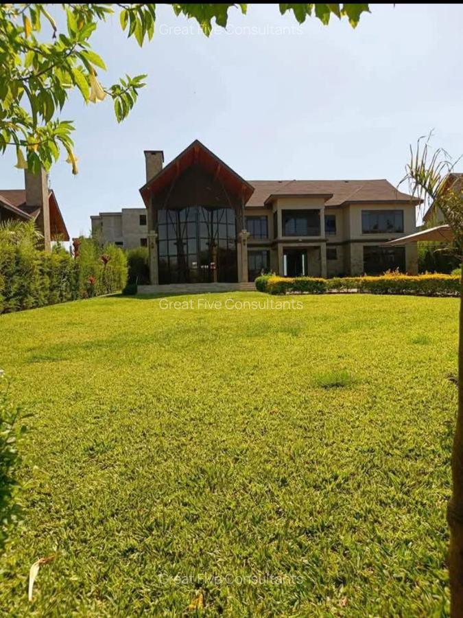 5 Bed House with En Suite in Runda - 1