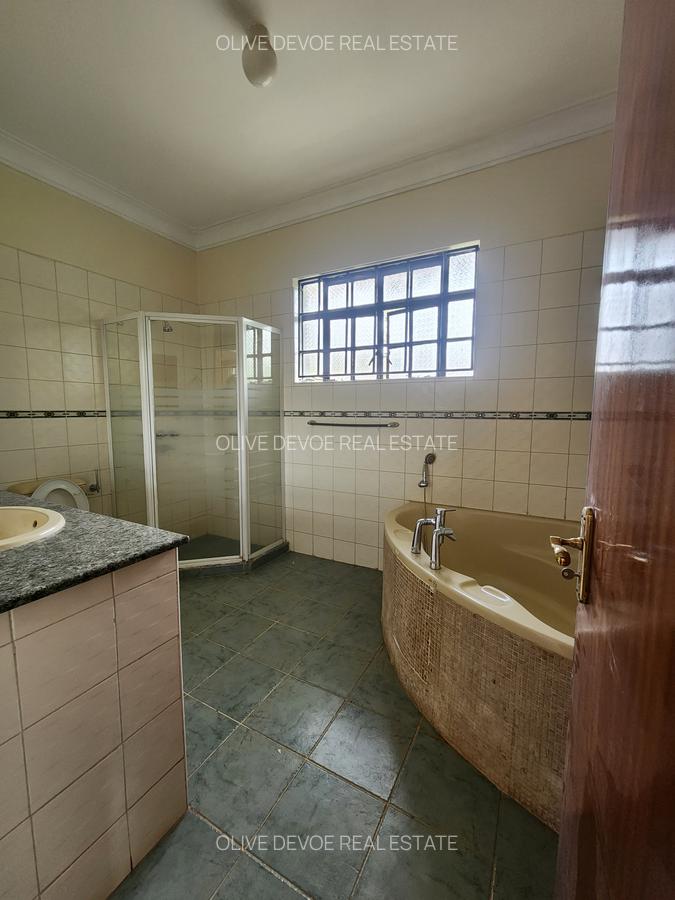 4 Bed Townhouse with En Suite in Kileleshwa - 16