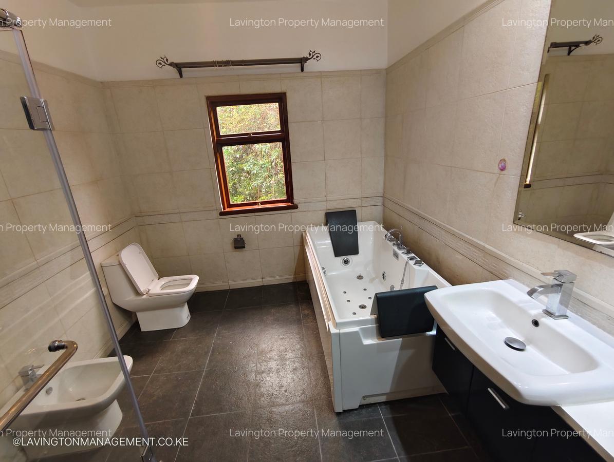 5 Bed House with En Suite at Wind Ridge - 13