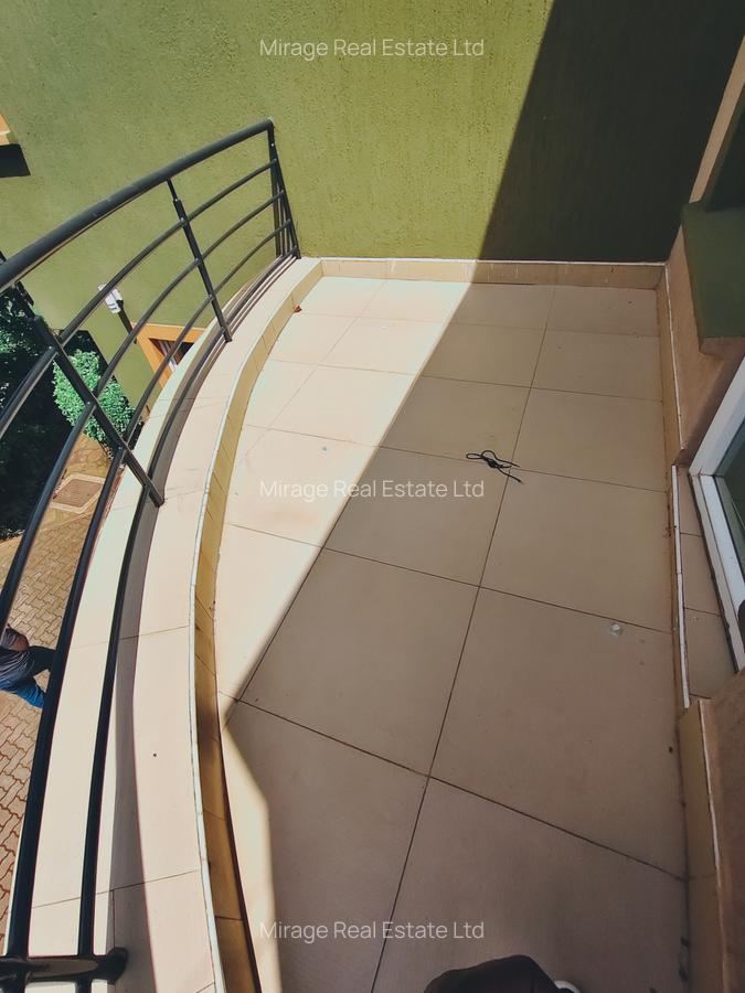 4 Bed Villa with En Suite in Riverside - 7