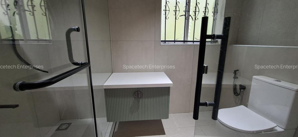 4 Bed House with En Suite in Muthaiga - 12