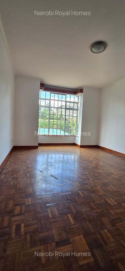 4 Bed Townhouse with En Suite at Rosslyn Heights - 11