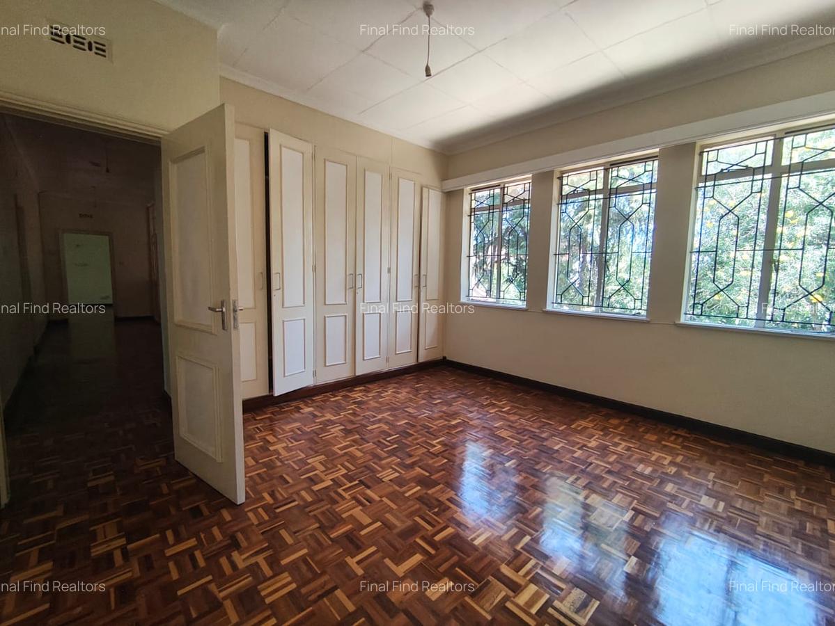 5 Bed House with Staff Quarters in Runda - 9