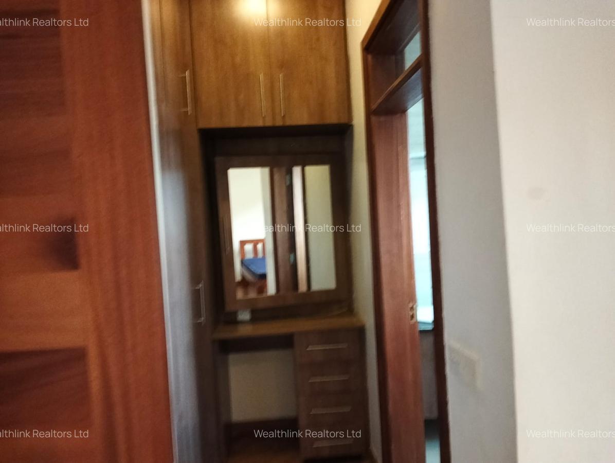 5 Bed Townhouse with En Suite at Westlands - 7