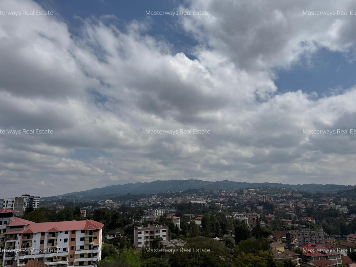 Serviced 2 Bed Apartment with En Suite at Hilltop - 10