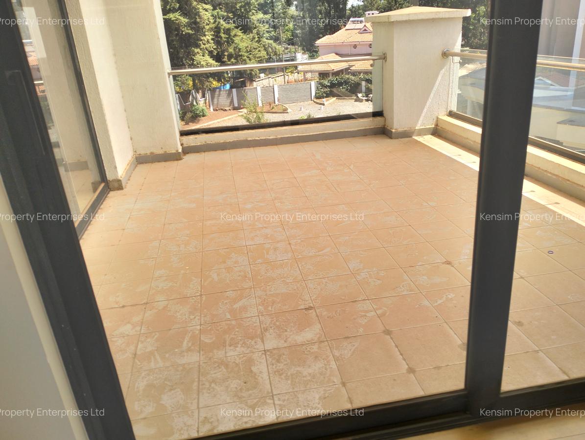 4 Bed Townhouse with En Suite in Lavington - 19