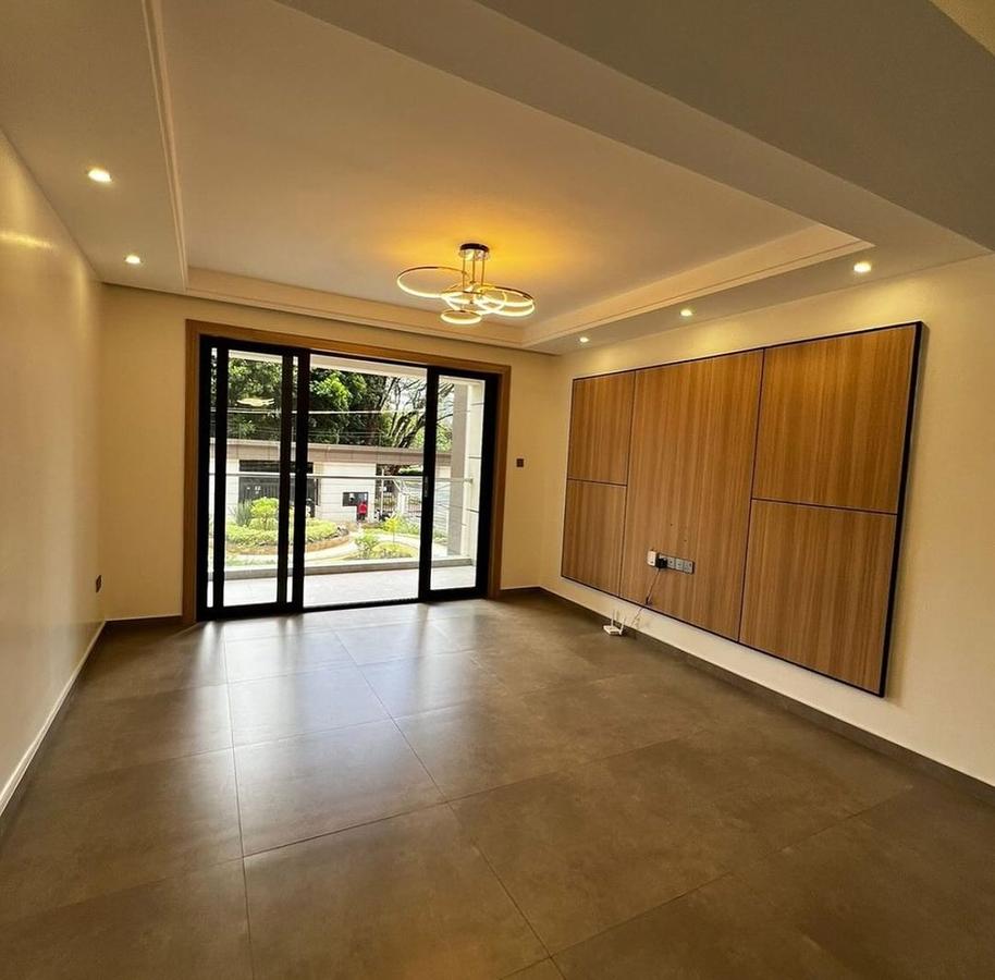 3 Bed Apartment with En Suite in Riverside - 8