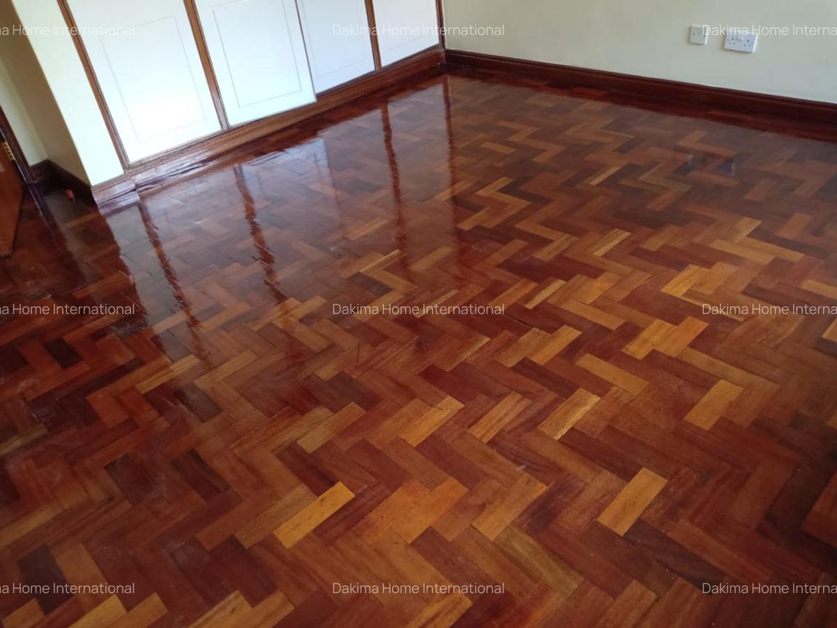 5 Bed House with En Suite in Kitisuru - 8
