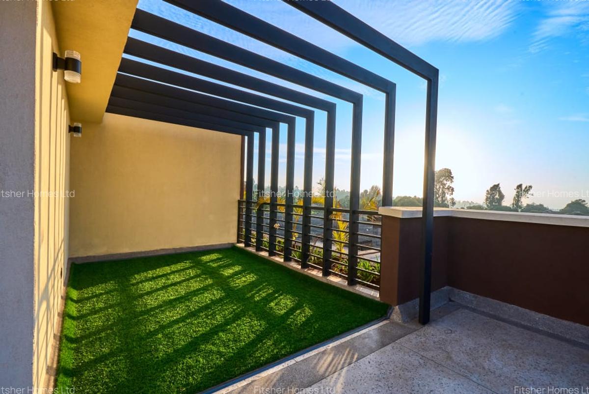 4 Bed House with En Suite in Redhill - 9