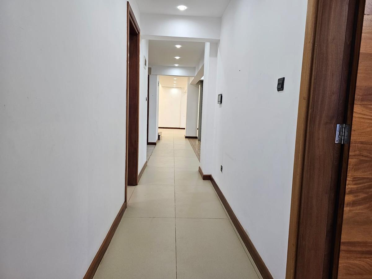 5 Bed Apartment with En Suite in General Mathenge - 11