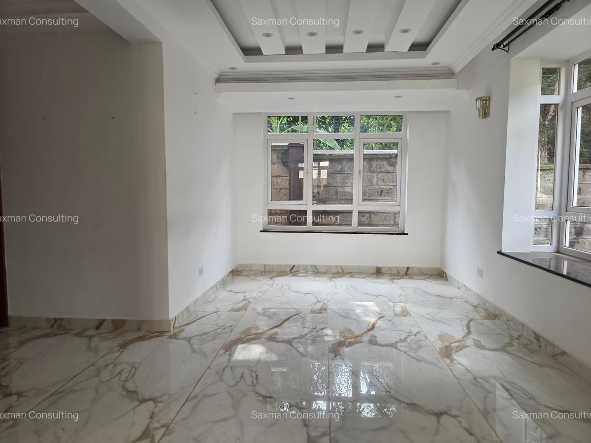 5 Bed Townhouse with En Suite in Lavington - 17