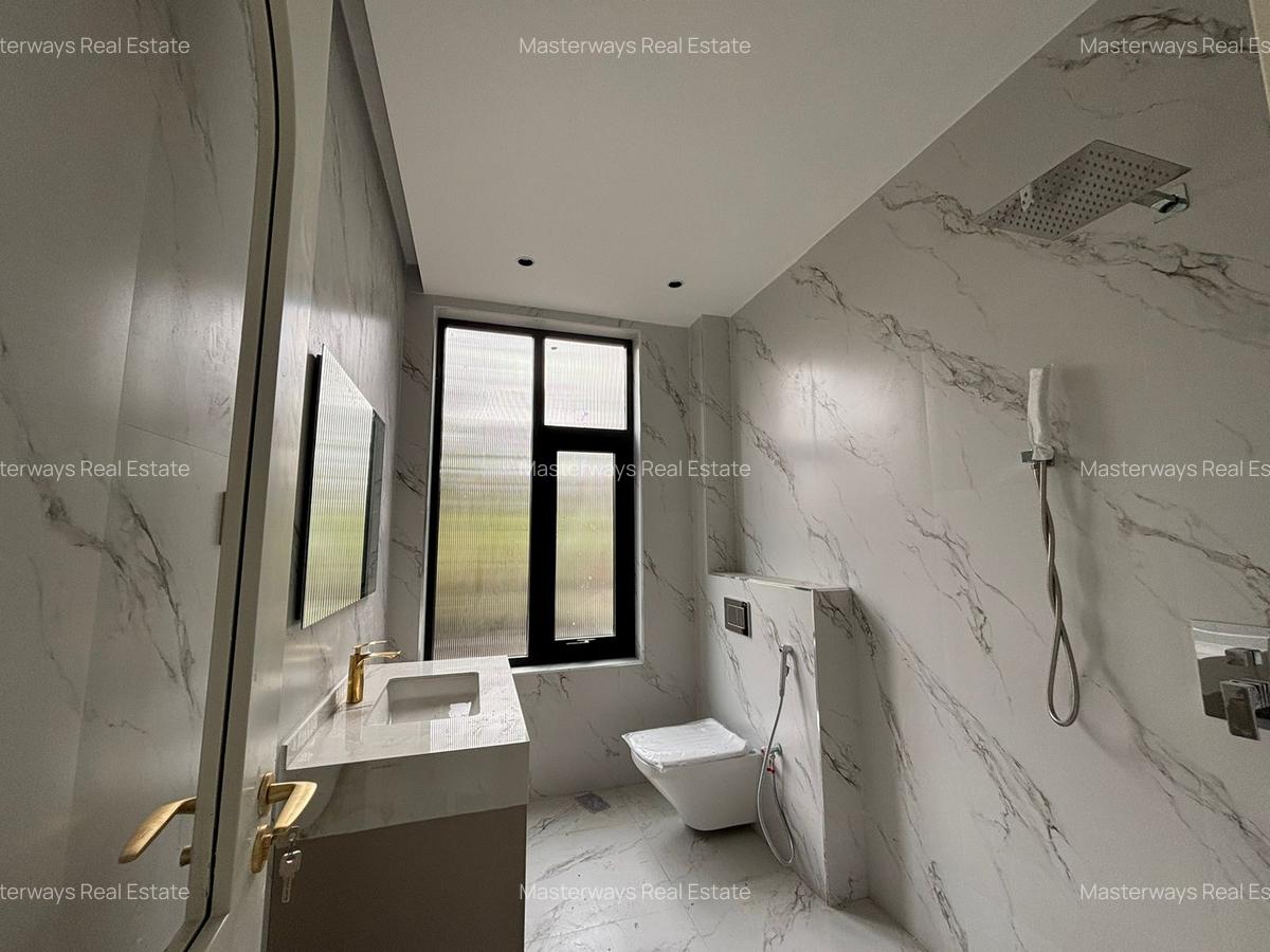 5 Bed Villa with En Suite in Lavington - 6