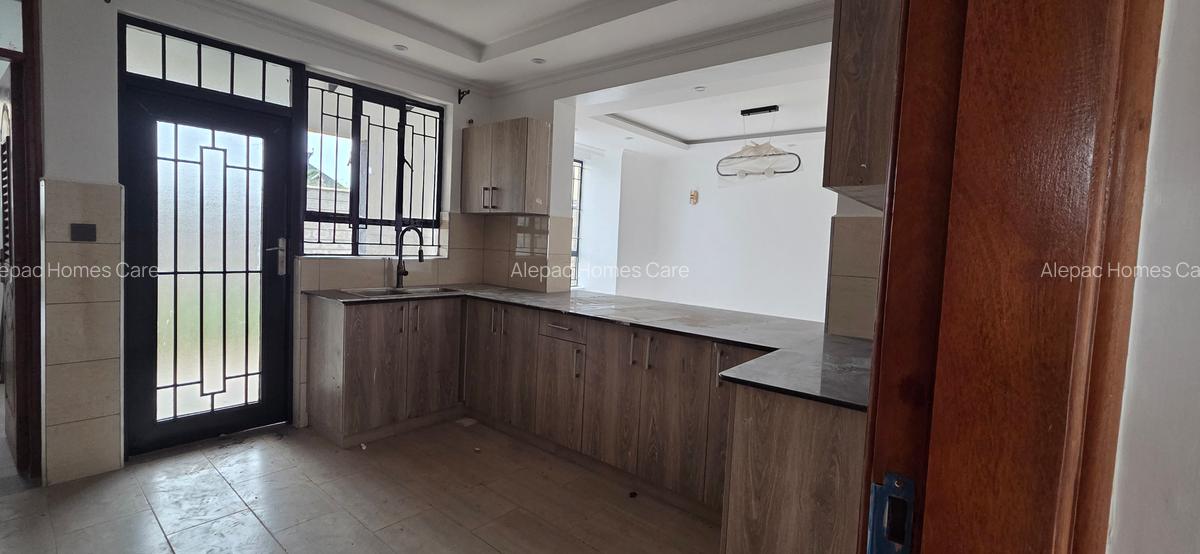 4 Bed House with En Suite at Eastern Bypass - 3