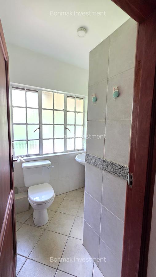 5 Bed Townhouse with En Suite at Rossylin Lone Tree - 20