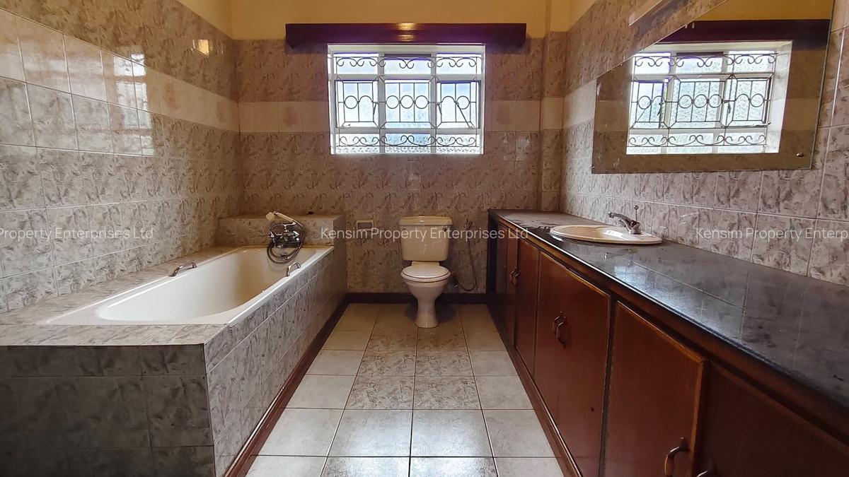 5 Bed House with En Suite in Nyari - 6