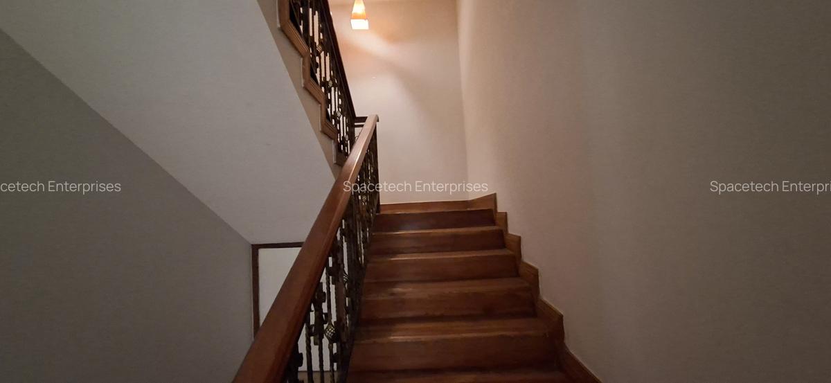 5 Bed Townhouse with En Suite in Spring Valley - 10