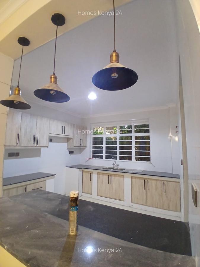 5 Bed House in Garden Estate - 7