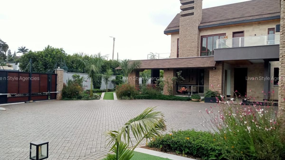 4 Bed Townhouse with En Suite in Runda - 1