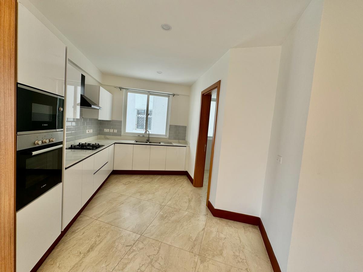 3 Bed Apartment with En Suite in Parklands - 3