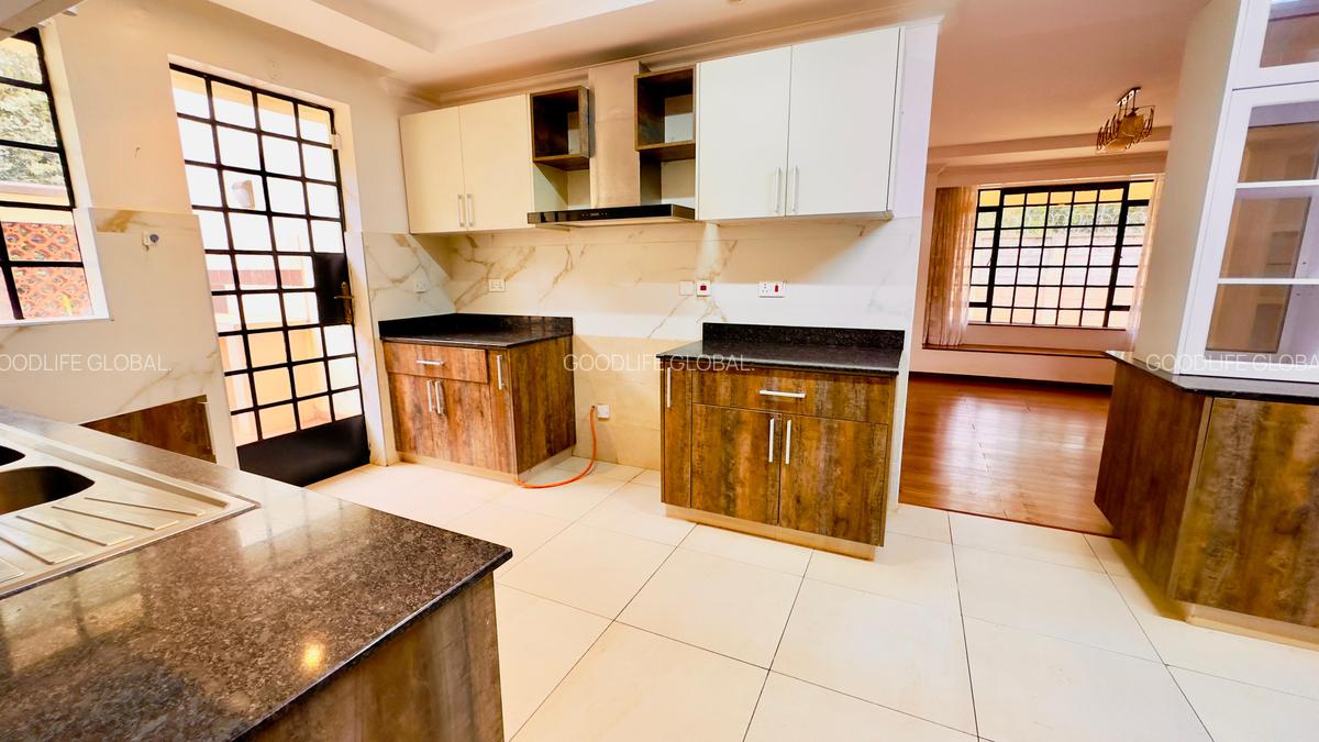 4 Bed Villa with En Suite at New Kitisuru - 8