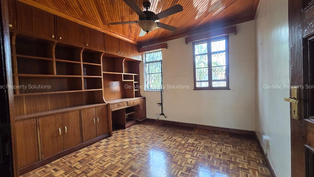 4 Bed House with En Suite in Runda - 4