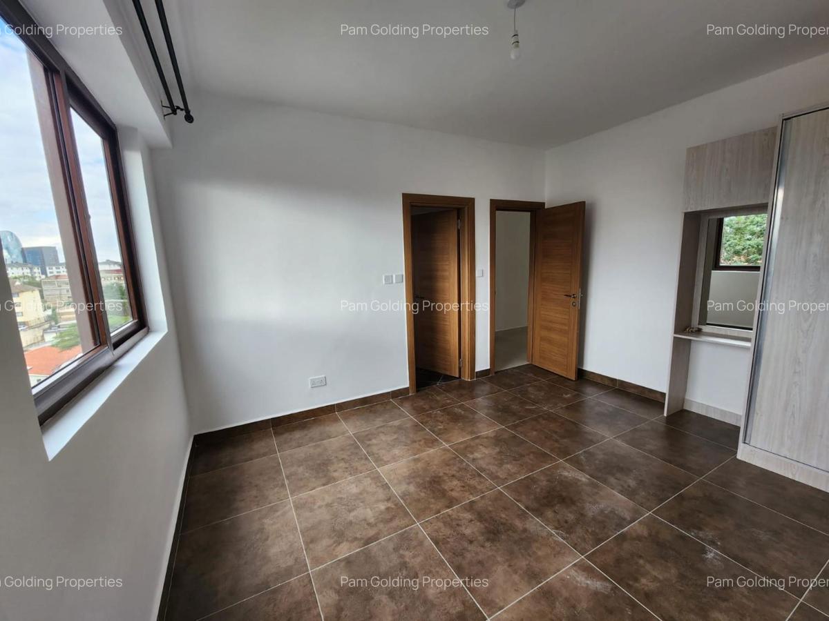 4 Bed Apartment with En Suite in Rhapta Road - 4