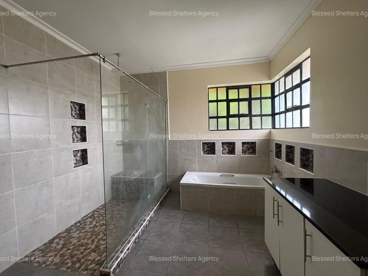 4 Bed Villa with En Suite in Kiambu Road - 9