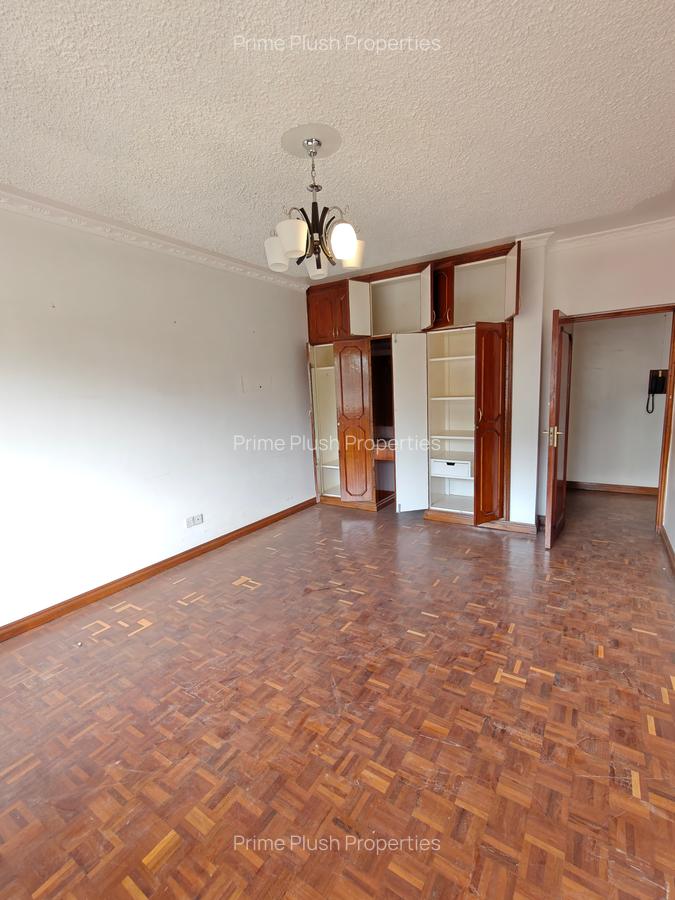 2 Bed Apartment with En Suite in Lavington - 15
