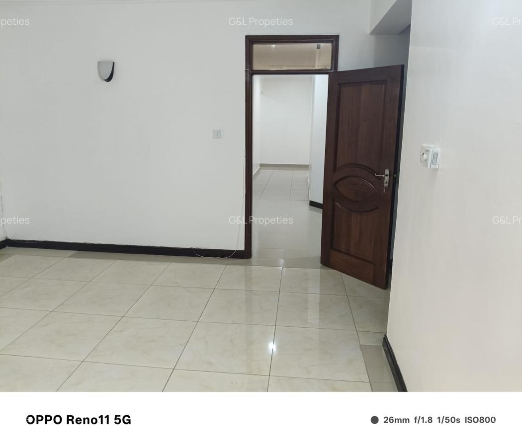 3 Bed Apartment with En Suite at Links Road - 9