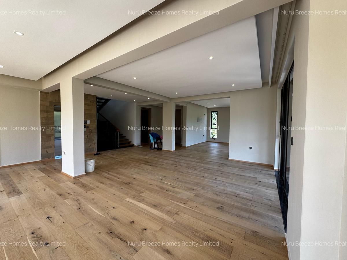 6 Bed House with En Suite in Nyari - 5