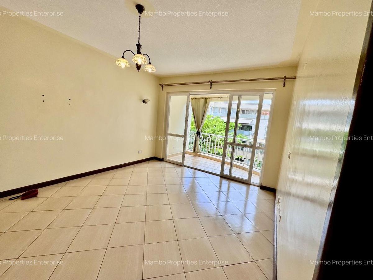 2 Bed Apartment with En Suite at Brookside Drive - 4