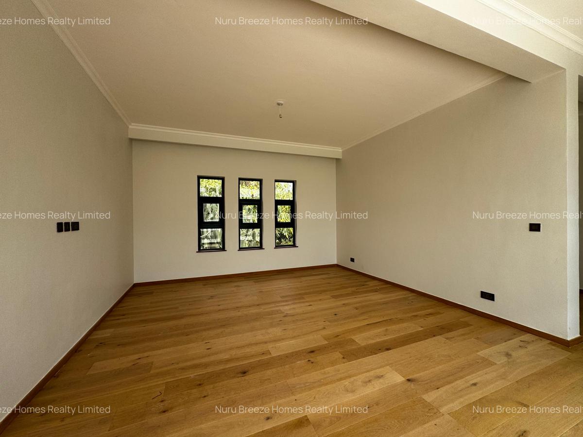 5 Bed Townhouse with En Suite in Lavington - 9