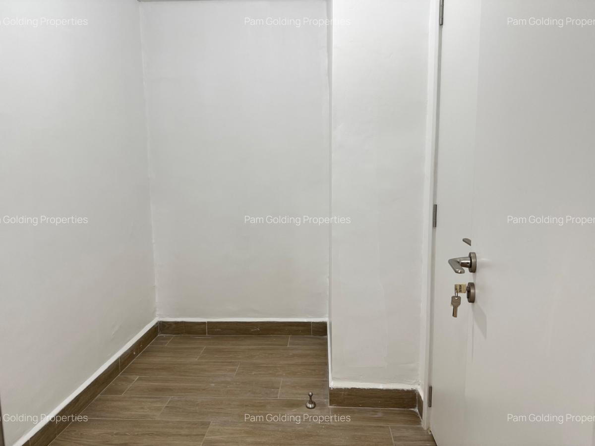 3 Bed Apartment with En Suite in Riverside - 10