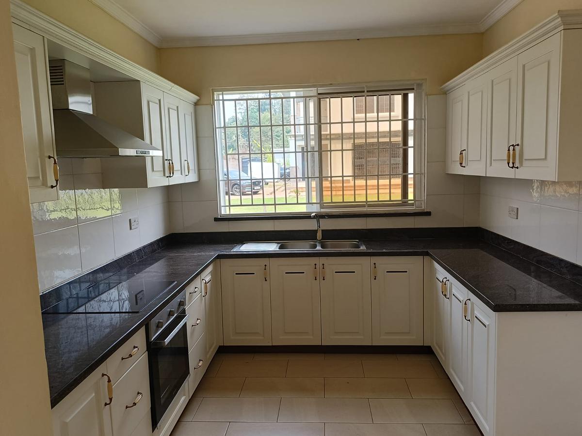 2 Bed Townhouse with En Suite at Runda - 7