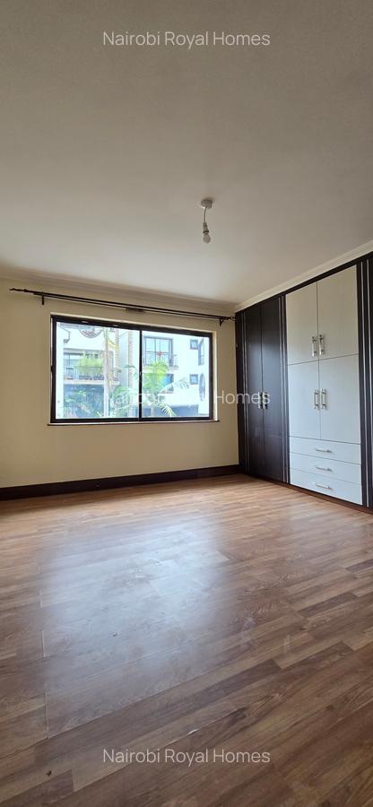 5 Bed Townhouse with En Suite at Grovelia Grove - 8