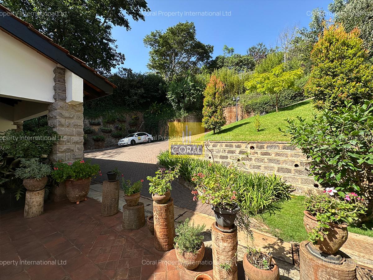 3 Bed Apartment in Nyari - 11