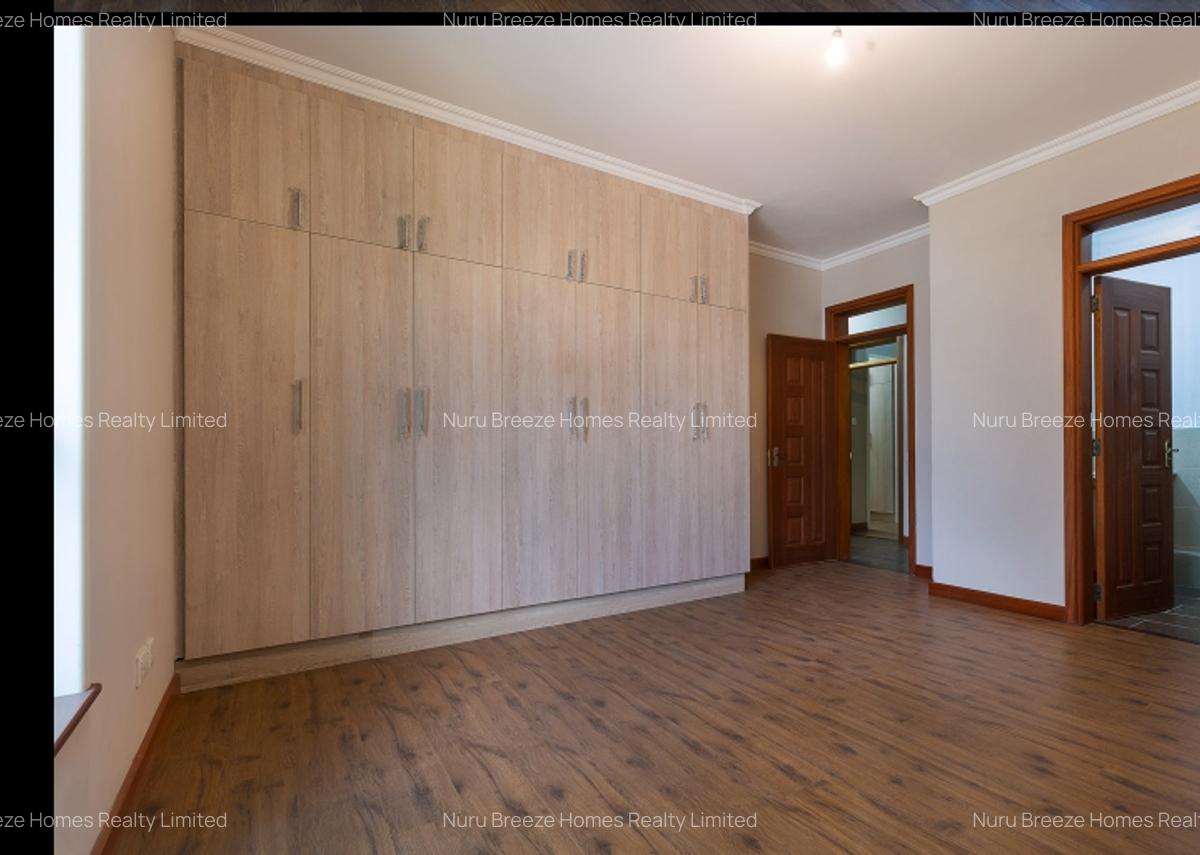 3 Bed Apartment with En Suite in Riverside - 15