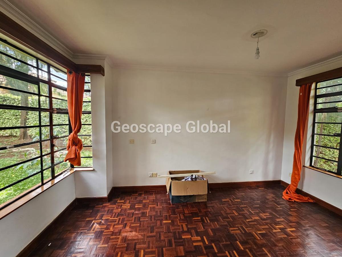 4 Bed House with En Suite in Nyari - 5