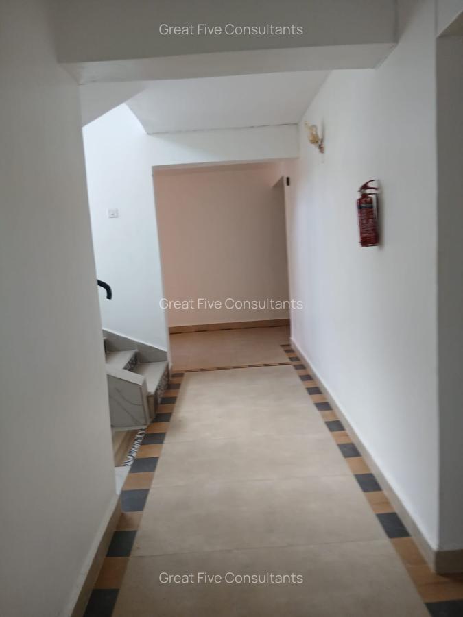 5 Bed Villa with En Suite in Nyari - 19